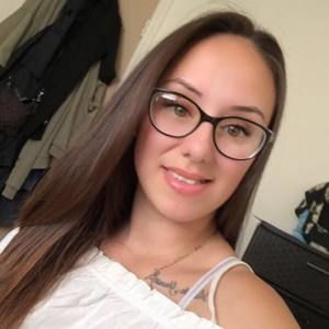 Meet your Posher, Alicia